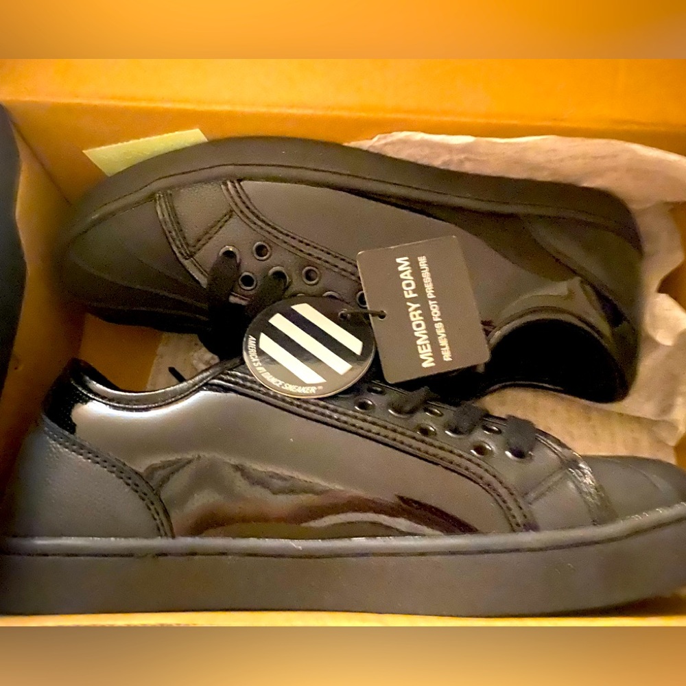Pastry dance shoes womens size 7-NEW